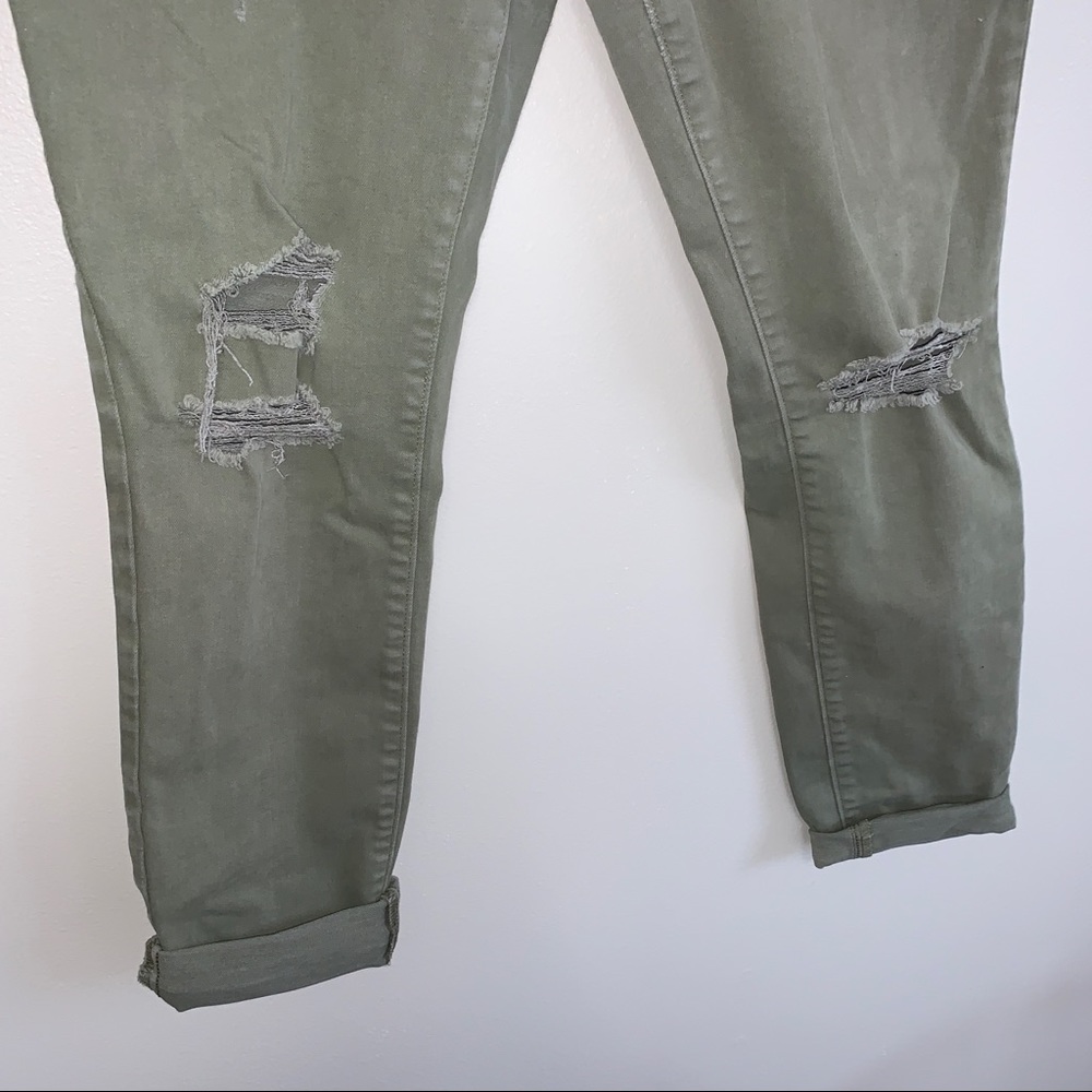 Distressed Mid Rise Jeans - Picture 4 of 10